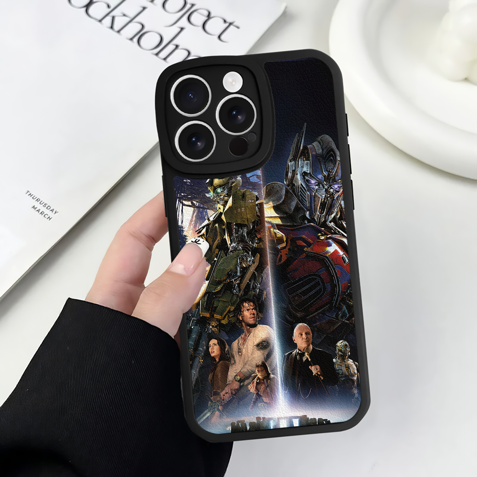 （画像用） Transformers トランスフォーマー 【iPhone 16シリーズ対応】シリコンスマホケース（レザー調） 材質：シリコン